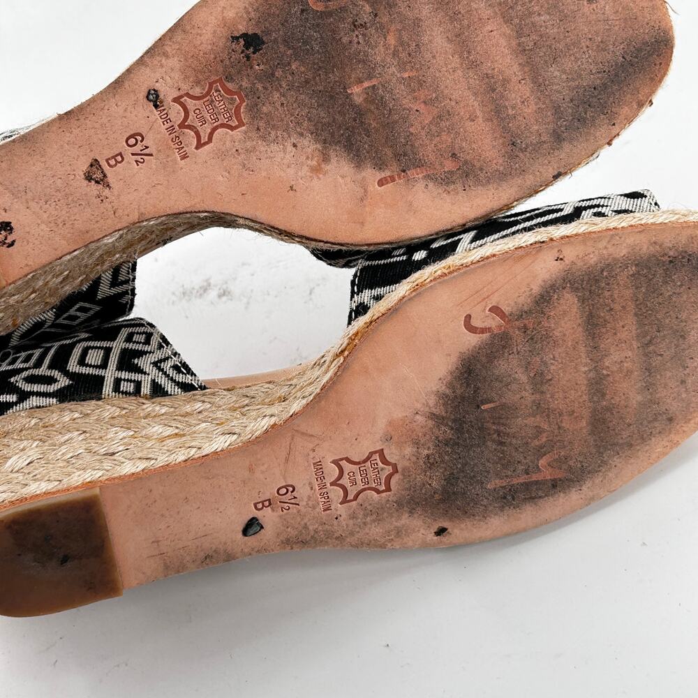 FSNY Batik Wedge Sandals 6.5 Espadrilles Black White Travel Beach Resort Cruise - Picture 6 of 6